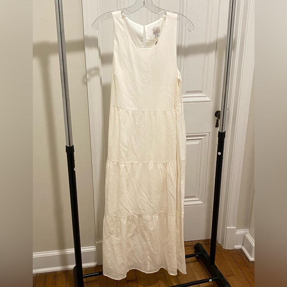 NWT Universal Threads cream dress